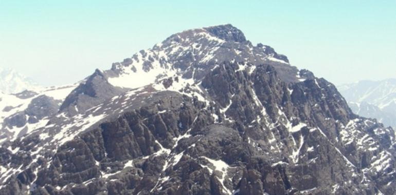 El Grupo de Montaña Ensidesa, a la conquista del pico más alto del norte de África