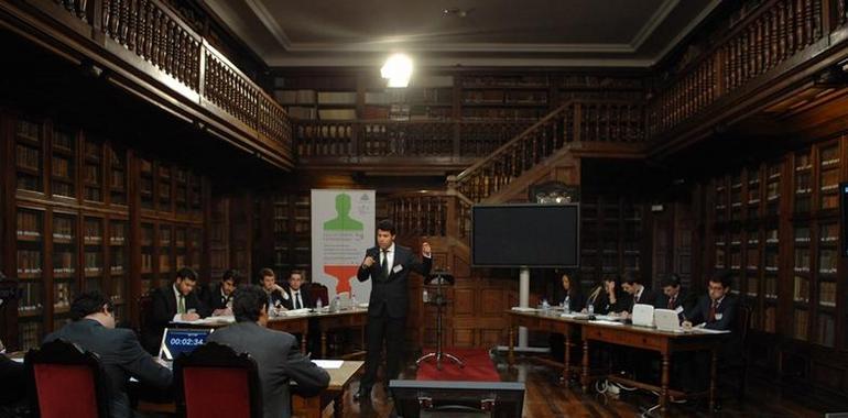 Las universidades del País Vasco y Cantabria protagonizan en la Junta la final de la IV Liga de Debate Universitario