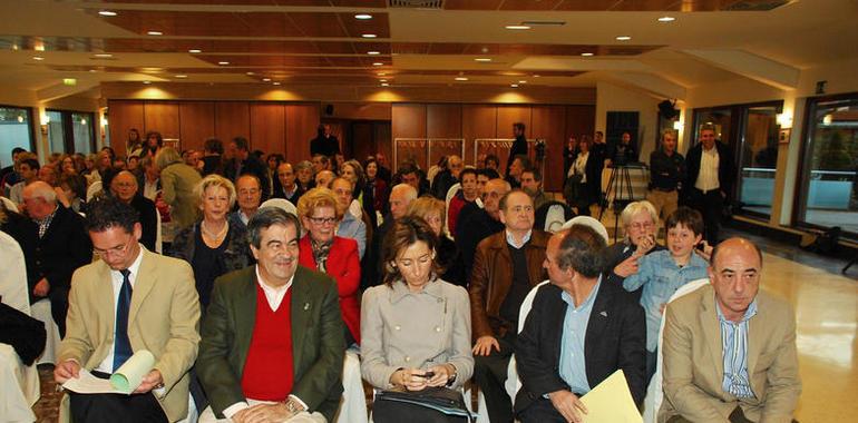 Álvarez-Cascos explica la propuesta de Foro Asturias en Naveces 