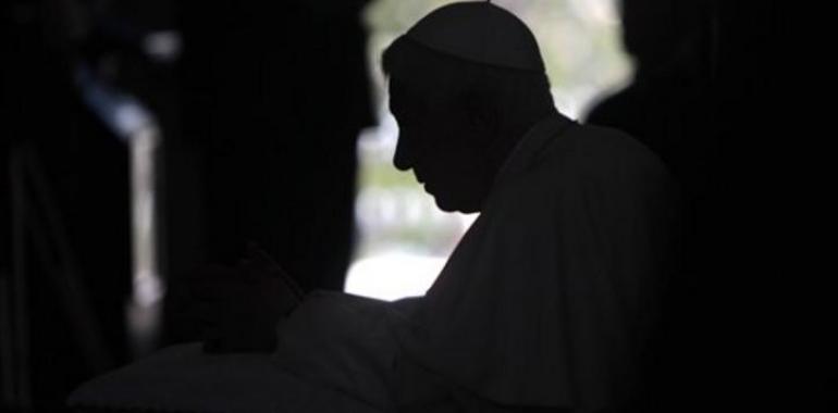 Benedicto XVI oró ante la Virgen del Cobre, de honda raigambre asturiana