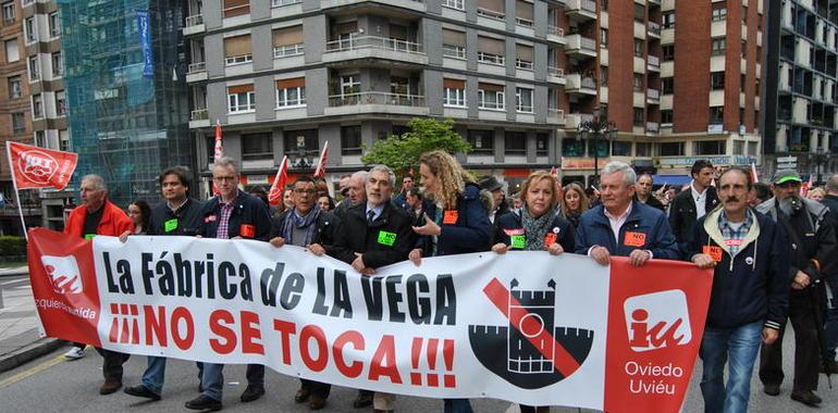 De Lorenzo recibirá al Comité de La Vega tras la manifestación contra el cierre de la Fábrica de Armas 