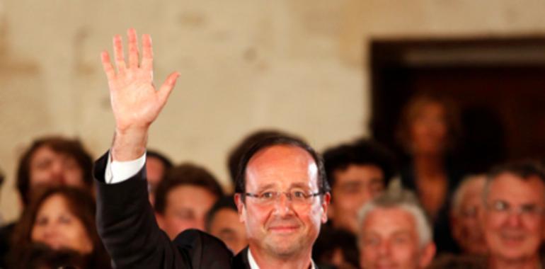 Hollande: Hoy es "Un nuevo punto de partida para Europa,  una nueva esperanza para el mundo"