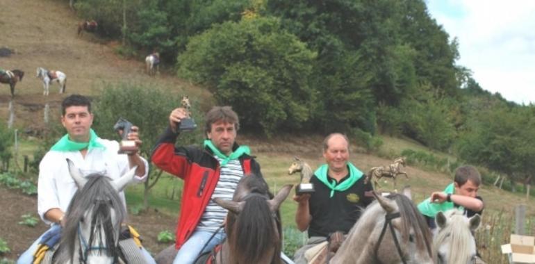 La Verea presenta a caballistas el programa de la fiesta del caballo en San Martín
