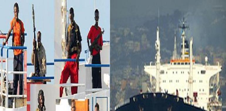 Piratas somalíes secuestran un petrolero en el mar Arábigo