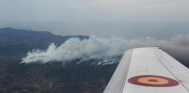 Ibiza lucha contra el mayor incendio forestal sufrido en la isla