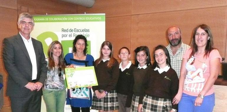 Centros de Oviedo, Gijón, Aller y Llanes, vencedores del concurso de juguetes reciclados de COGERSA 