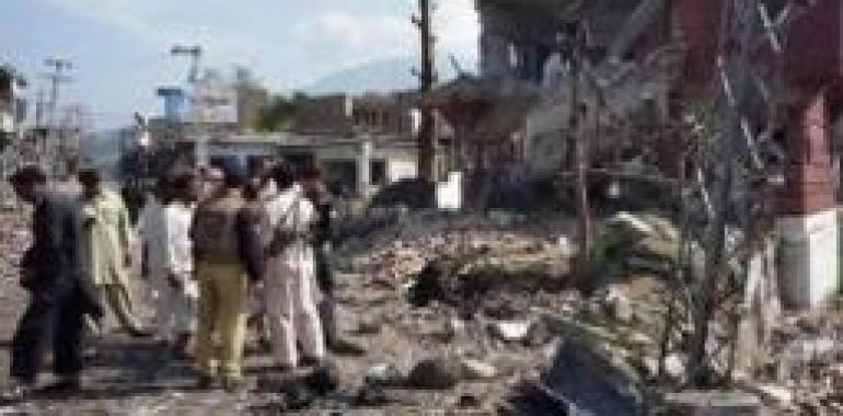 Una bomba mata a 6 personas y hiere a más de 20 en el suroeste de Pakistán