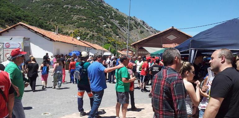 Ciñera de Gordón recibe la marcha de los mineros asturianos hacia Madrid