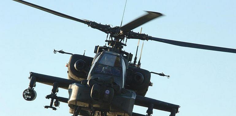 Helicópteros de ataque de la OTAN aumentan la presión sobre el régimen de Gadafi