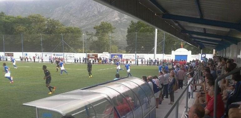 El Real Oviedo empata en La Corredoria