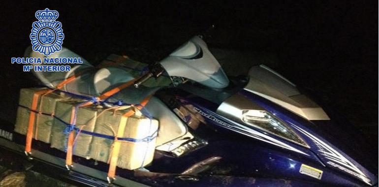 La Policía Nacional intercepta una moto acuática cargada con 180 kilos de hachís