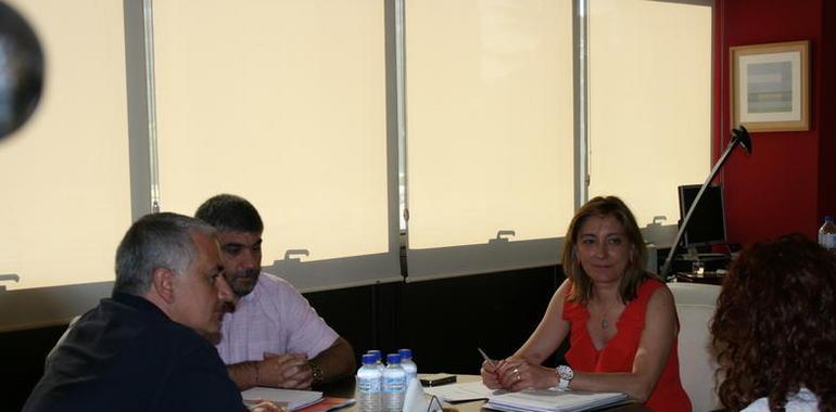 Reunión de la consejera de Bienestar Social con el alcalde de Corvera