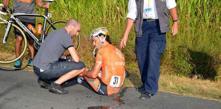Samuel Sánchez sufre un esguince de clavícula tras una caída en el Tour de Poitou-Charentes