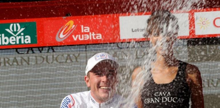 Degenkolb suma su tercera victoria de etapa en la Vuelta