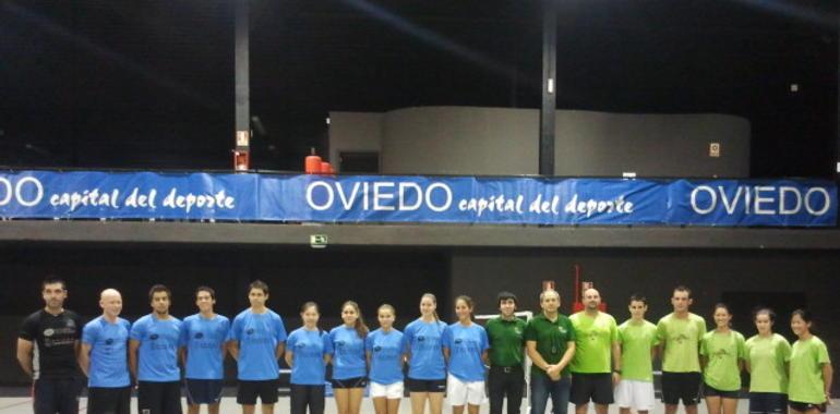 El Bádminton Oviedo debuta en casa con una contundente victoria