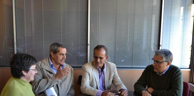 González Orviz se reune con el nuevo delegado del Polisario y reitera el apoyo de IU a las reivindicaciones saharauis