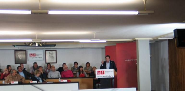Javier Fernández afirma que sólo quiere pactar los presupuestos con IU y UPyD