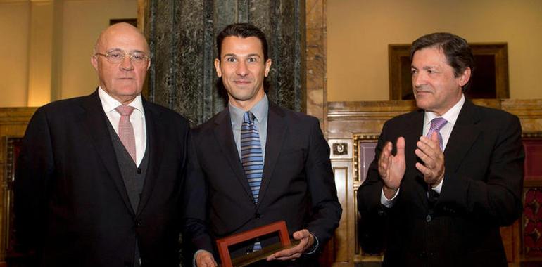 Castilla, premio Fundación Banco Herrero aboga por líderes económicos con "integridad y compasión"