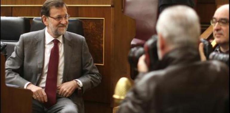 Rajoy anuncia en el Congreso un paquete para estimular la economía y el empleo juvenil 