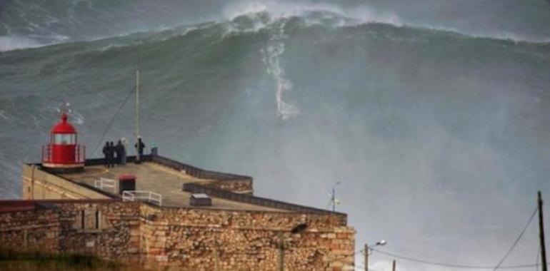 Garrett McNamara surfeando una ola de 30 metros (VIDEO)