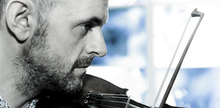 El virtuoso violinista Duncan Chisholm y su último trabajo “Affric”, este sábado en el Niemeyer