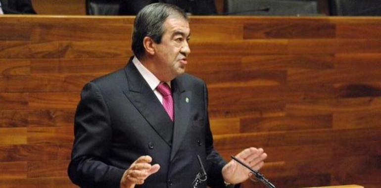 Álvarez-Cascos anuncia acciones judiciales contra Peñas Domingo 