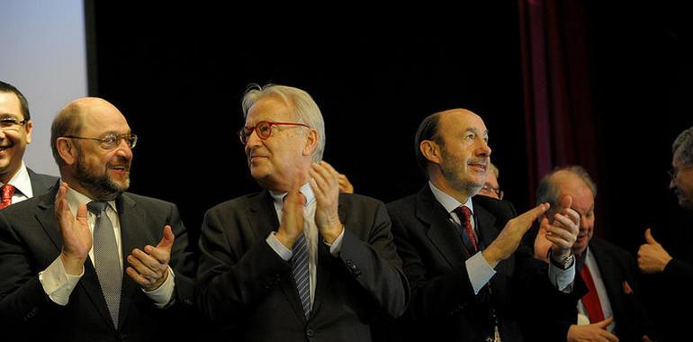 Rubalcaba advierte que los recortes impuestos por la derecha alimentan el "euroescepticismo" en España 