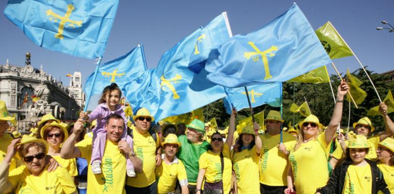 100.000 personas, 700 asturianas, “pintan” Madrid de amarillo en la “Fiesta de la ilusión”