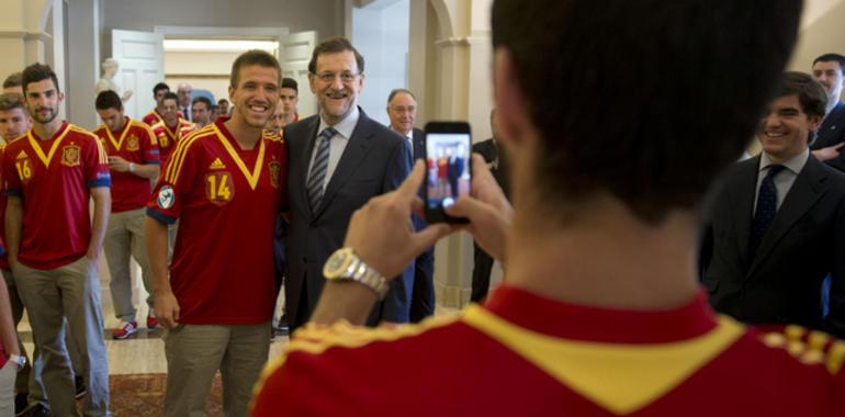 Rajoy agradece a la Sub´21 su triunfo en nombre de todos los españoles 