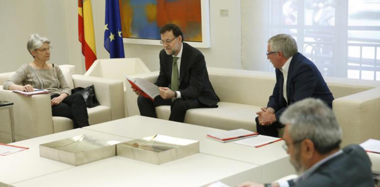 Rajoy promete "dar la batalla" para que los fondos de empleo joven lleguen "cuanto antes"