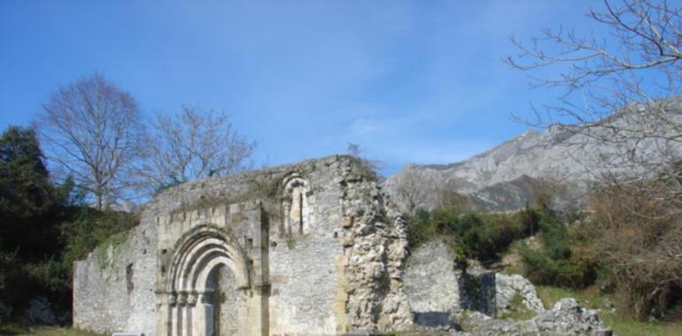 FORO denuncia el abandono de la abadía de Plecín, en Peñamellera