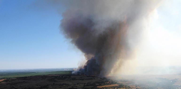 Declarado el nivel 2 en un incendio de Ceadea (Zamora) por corte de carretera