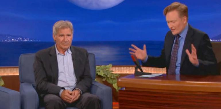 Harrison Ford apunta a otro lado VIDEO