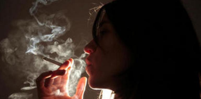 Los muy enganchados a la nicotina engordan más al dejar de fumar 