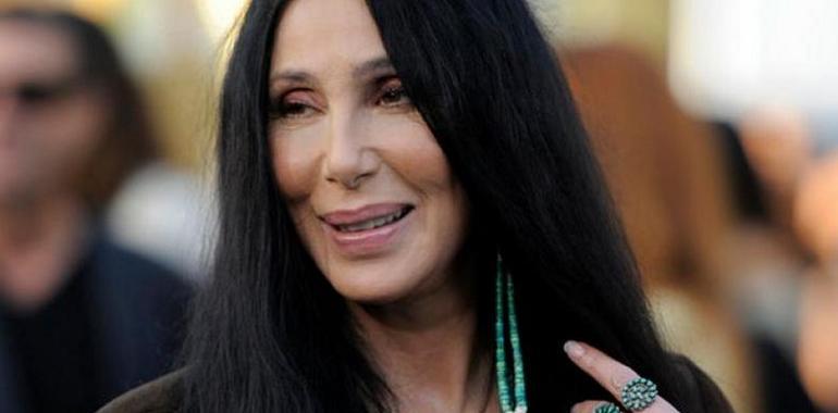 Cher apoya a los perjudicados por Chevron 