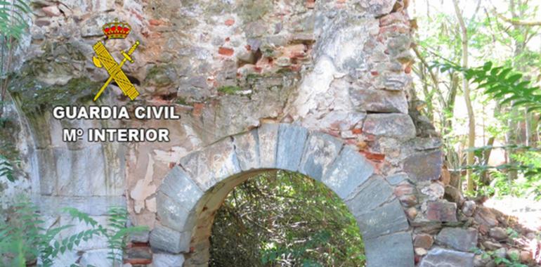 Un hostelero leonés robó un arco románico de un viejo monasterio para decorar su restaurante