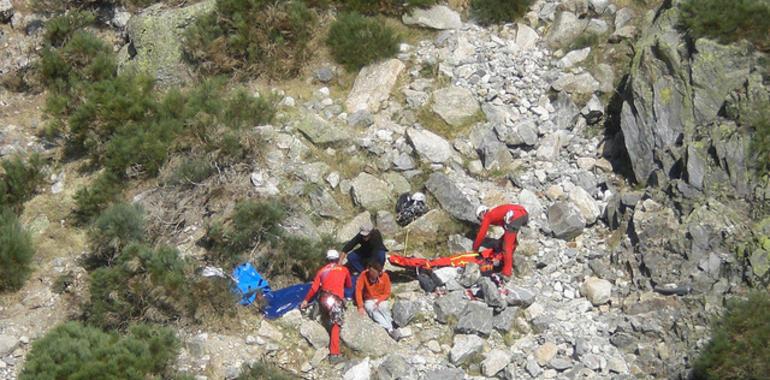 Evacuado un escalador herido en la formación Los Galayos,  en Guisando