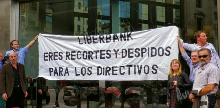 Liberbank llama a los sindicatos a negociar tras la anulación del ERTE