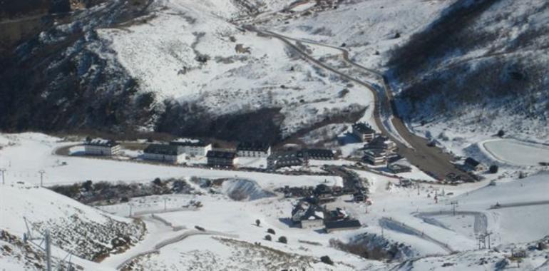 14 kilómetros esquiables y 23 pistas esperan a miles de esquiadores en Pajares
