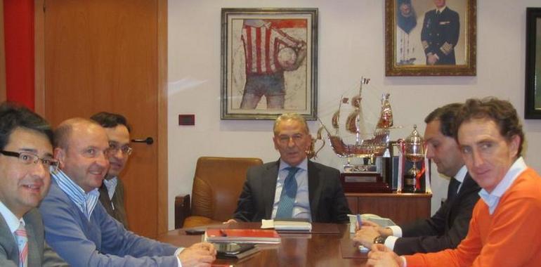 El Sporting presentará alegaciones por las tarjetas a Nacho Cases y Luis Hernández