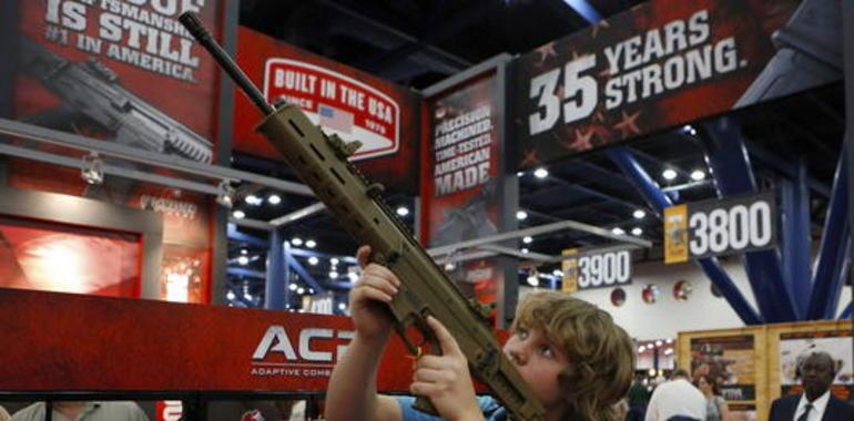 La venta libre de armas triplica los asesinatos de mujeres en Estados Unidos