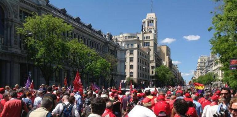 Centenares de miles de españoles claman en las calles por un cambio de rumbo