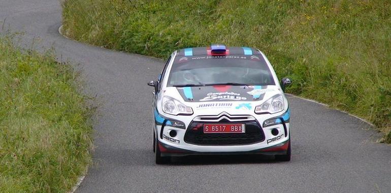 Victoria de Jonathan Pérez-René Rúa en la segunda prueba del Campeonato de Asturias de Rallyes 