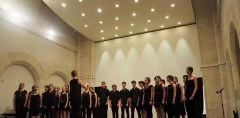 Gran éxito del joven coro “Julián Orbón” de Avilés en Saint-Nazaire 