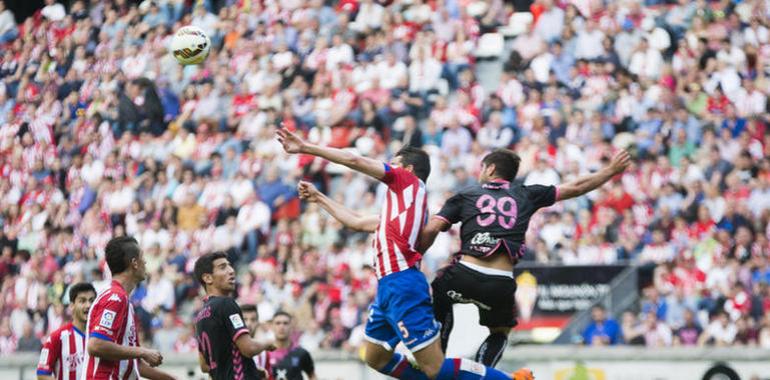 El Sporting ganó por 2-0 al Tenerife en El Molinón