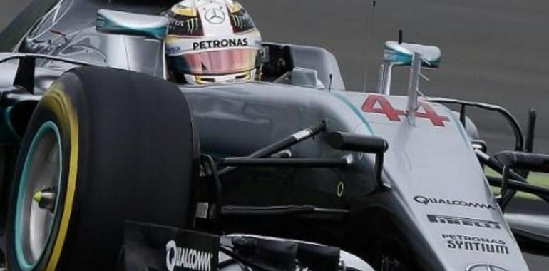 Hamilton logra la pole en el GP de Gran Bretaña y Alonso entró en la Q3