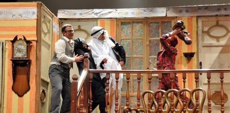Grado celebra el Día Mundial del Teatro con 'Esta comedia ye una ruina'