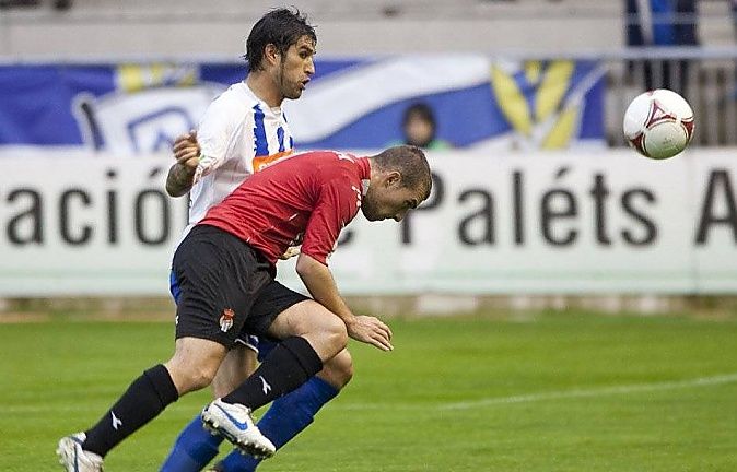 Javi Hernández suplirá la baja de Yago