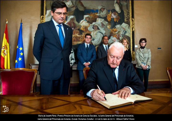 FOTOGALERÍA. Premios Príncipe de Asturias. Visita a la Junta General del Principado de Asturias de Joseph Pérez