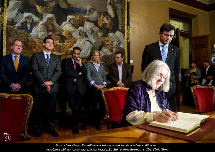 FOTOGALERÍA. Premios Príncipe de Asturias. Visita de S.Sassen a la Junta